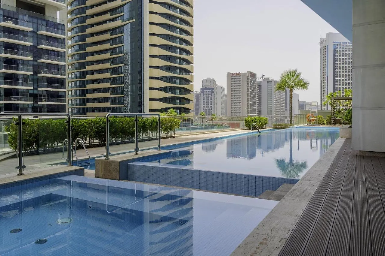 Elegant Apartment Amidst Vibrant Area With Balcony Dubai